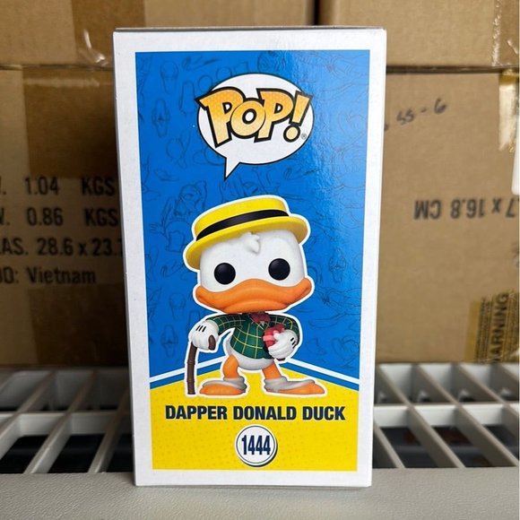 Funko Pop! Disney Dapper Donald Duck Figure #1444! - Picture 5 of 7